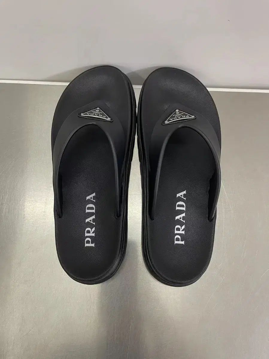 プラダ ラバー丸のまま サンダル ビーチサンダル 新品