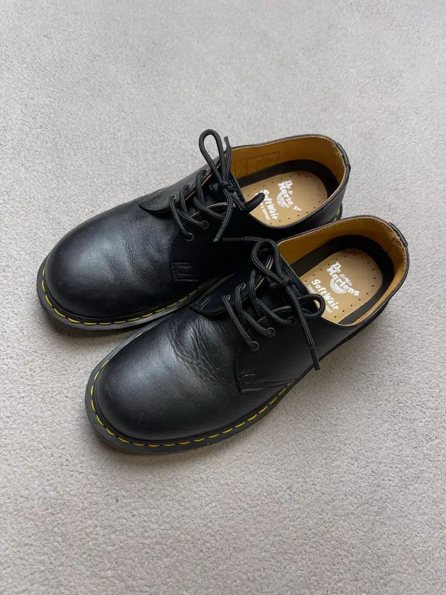 39 DR. MARTENS ドクターマーチン 1461 3 ホール ナッパ 250-255 21,701円