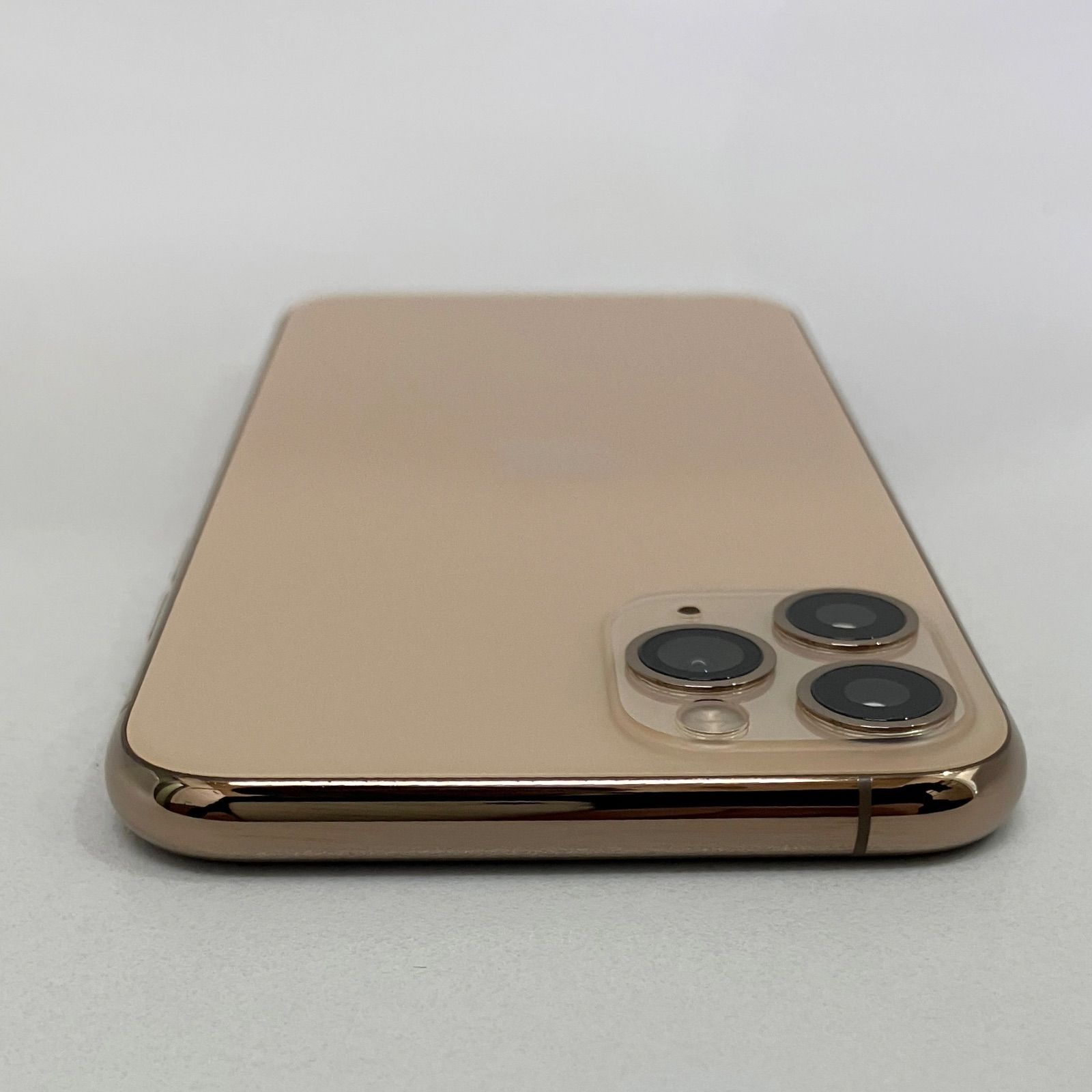 美品】iPhone11Pro 64GB ゴールド SIMフリー - メルカリ