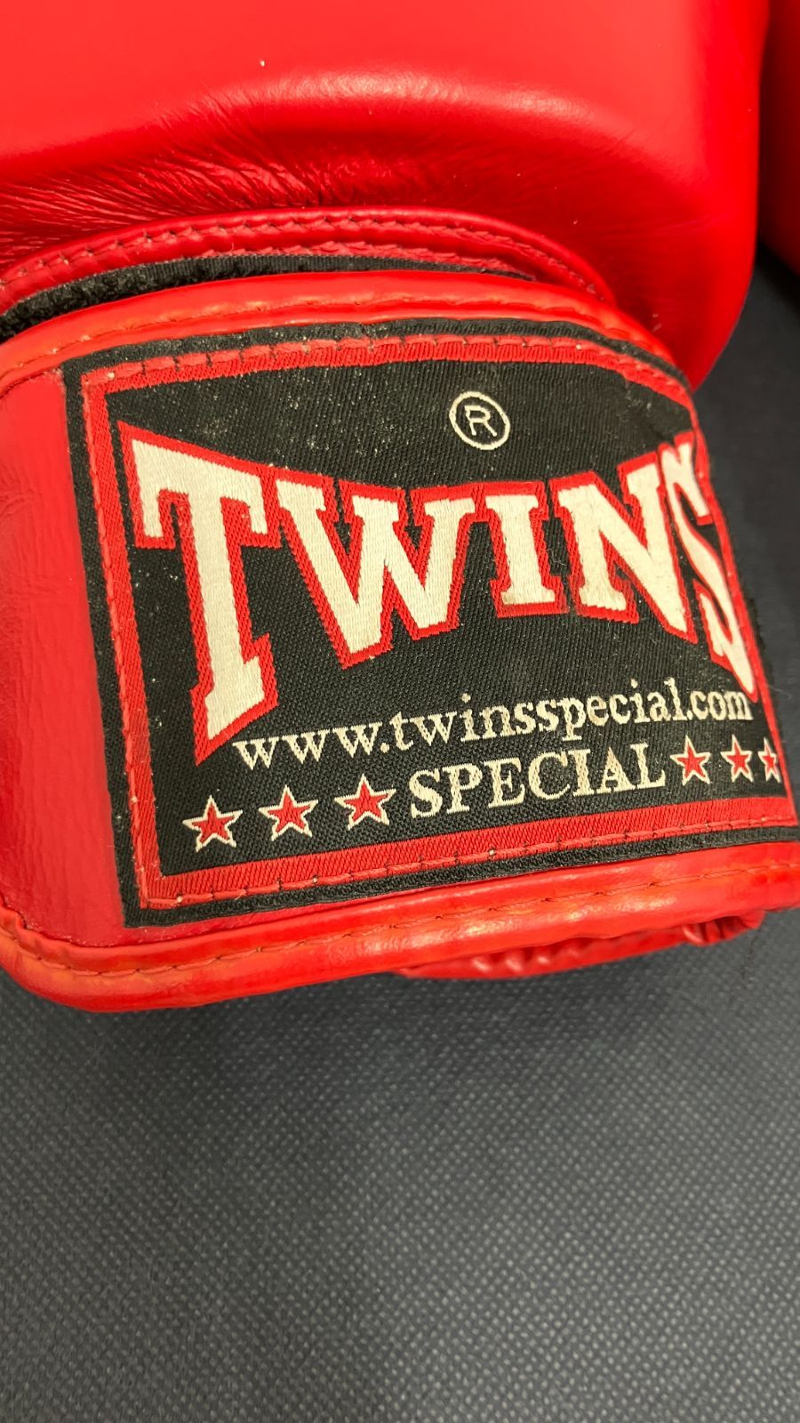 441301100603】 訳あり Twins Special ツインズ ボクシンググローブ
