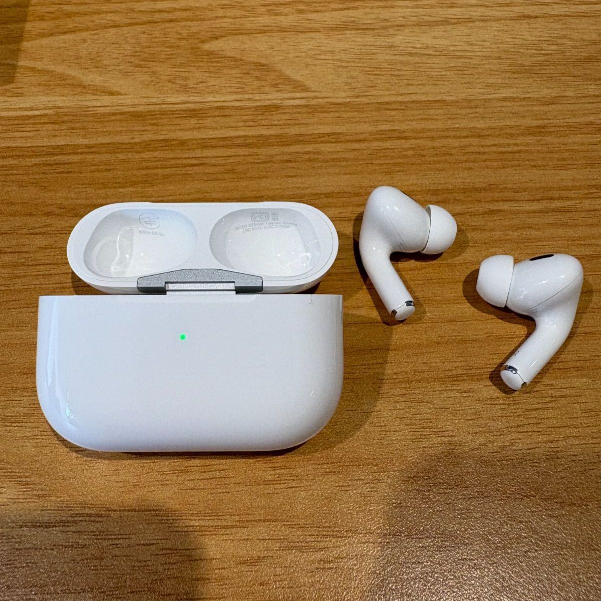 正規品】AirPods Pro 第2世代（充電ケーブルなし） - メルカリ