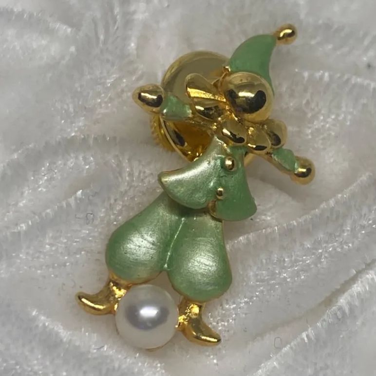 MIKIMOTO ミキモト ピンズ 玉乗り ピエロ 道化師デザイン ブローチ 本