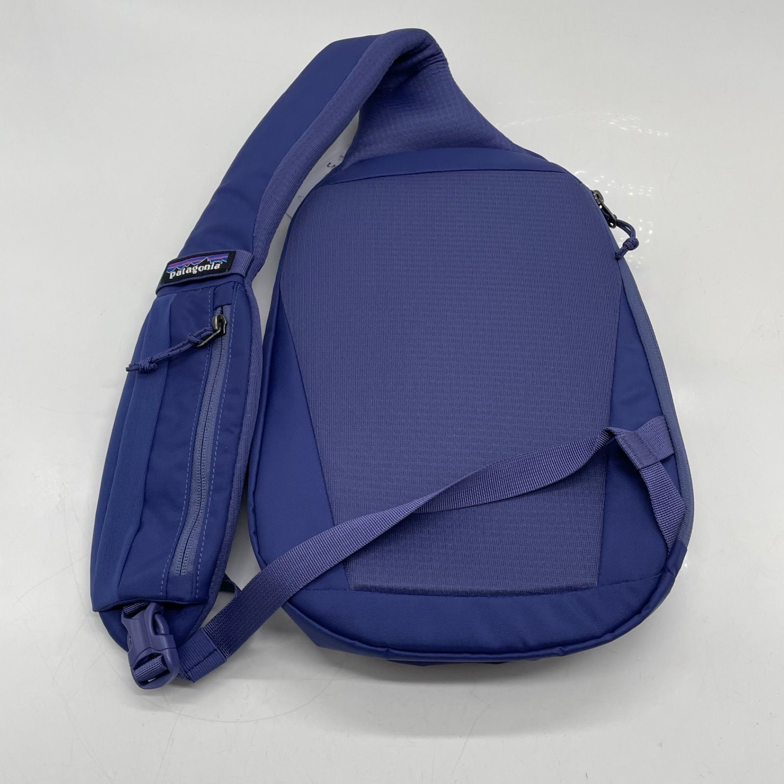 BN9138○patagonia パタゴニア アトム・スリング8L ボディバッグ