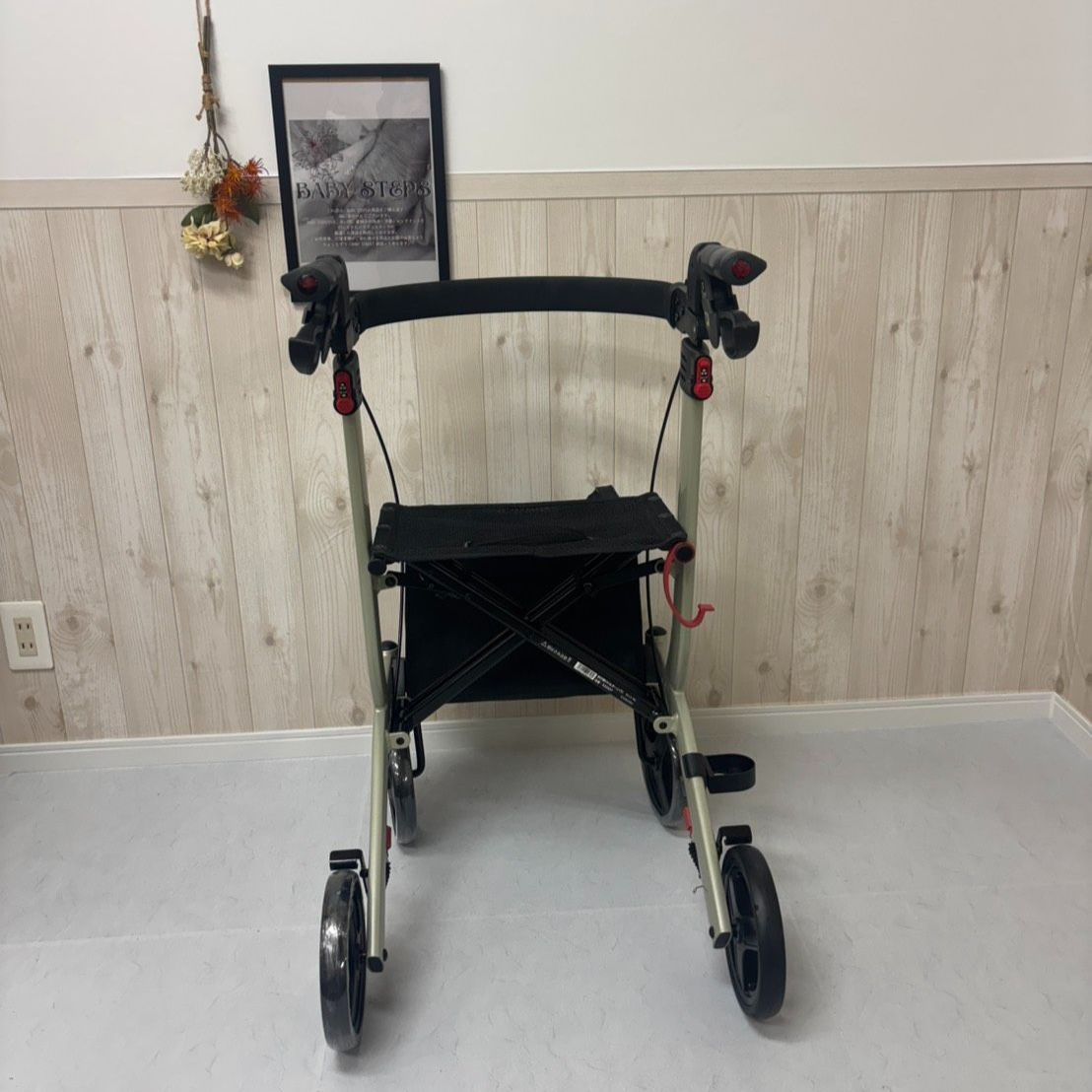 消毒済 中古 歩行器】すぐ使える歩行器 美品 四輪歩行車 リトルターン 