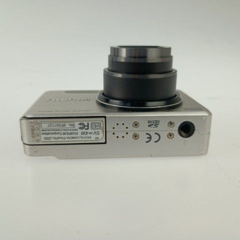 カメラ FUJIFILM FinePix J250 Silver コンパクトデジタルカメラ