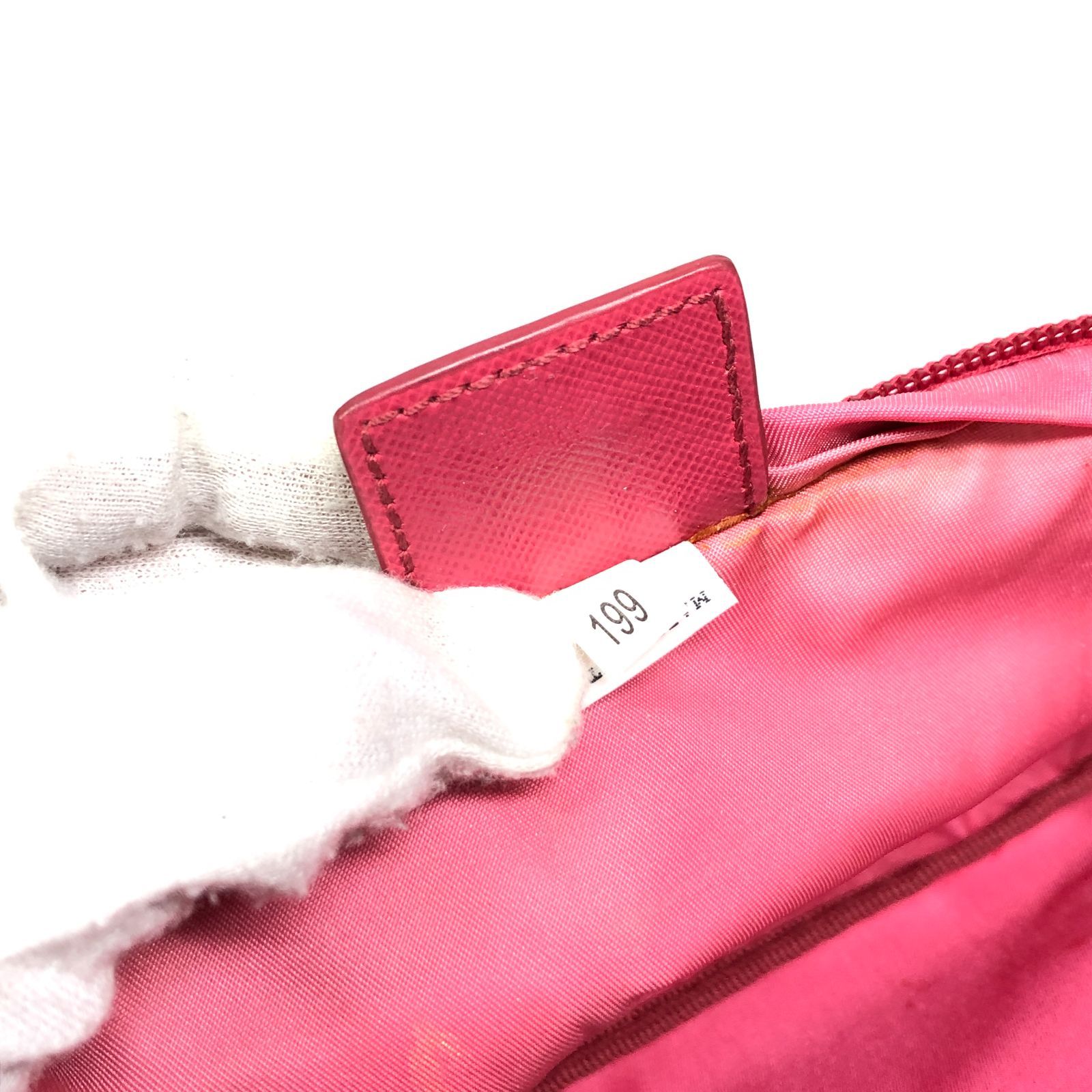 プラダ】本物 PRADA ポーチ 三角ロゴプレート トライアングル 小物入れ