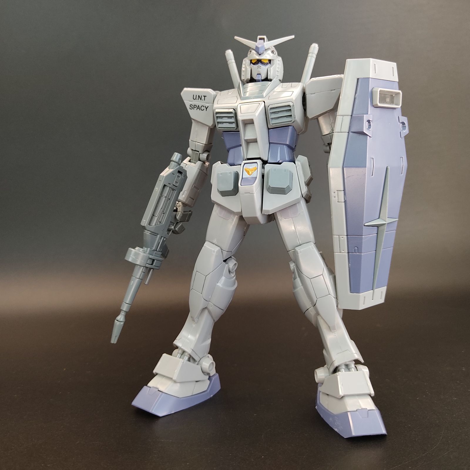 ガンプラ【中古品/ほこり、キズあり】MG 1/100 RX-78-3 G-3ガンダム