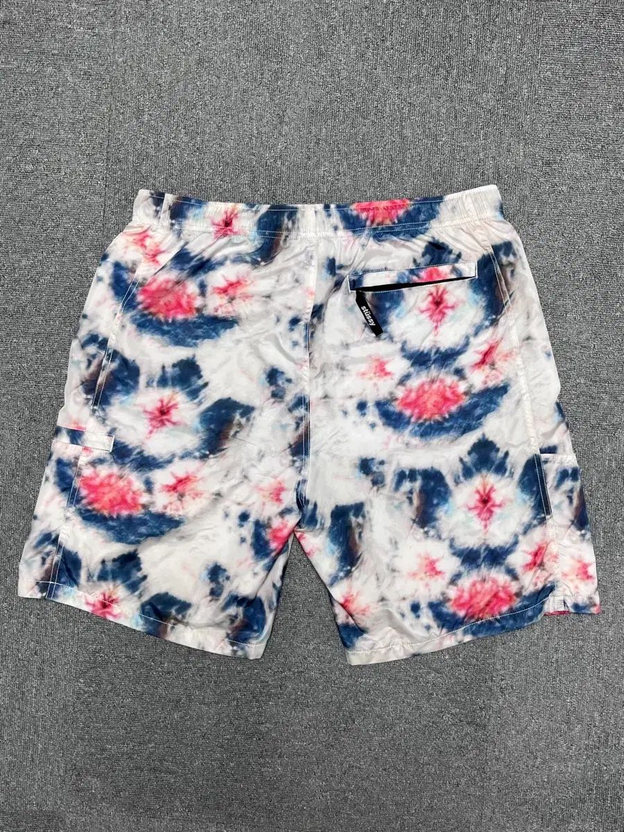 STUSSY タイダイ ショーツパンツ L