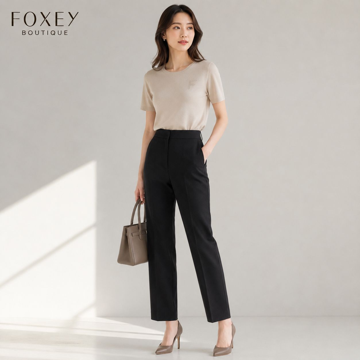 【未使用級に美しい】【クリーニング済】FOXEY BOUTIQUE / フォクシーブティック ニットトップス F・Tニット 40 サンドベージュ レーヨン BLEND ロゴ透かし入 ンナー 年中着回せ 通勤 大人フェミニン エレガント 人気商品