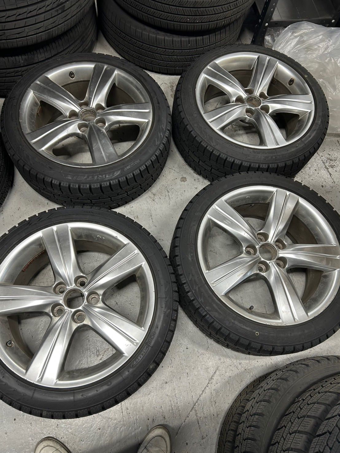 TH3002☆送料込み！冬タイヤホイール4本セット TOYO GARIT GIZ 225/45R18☆