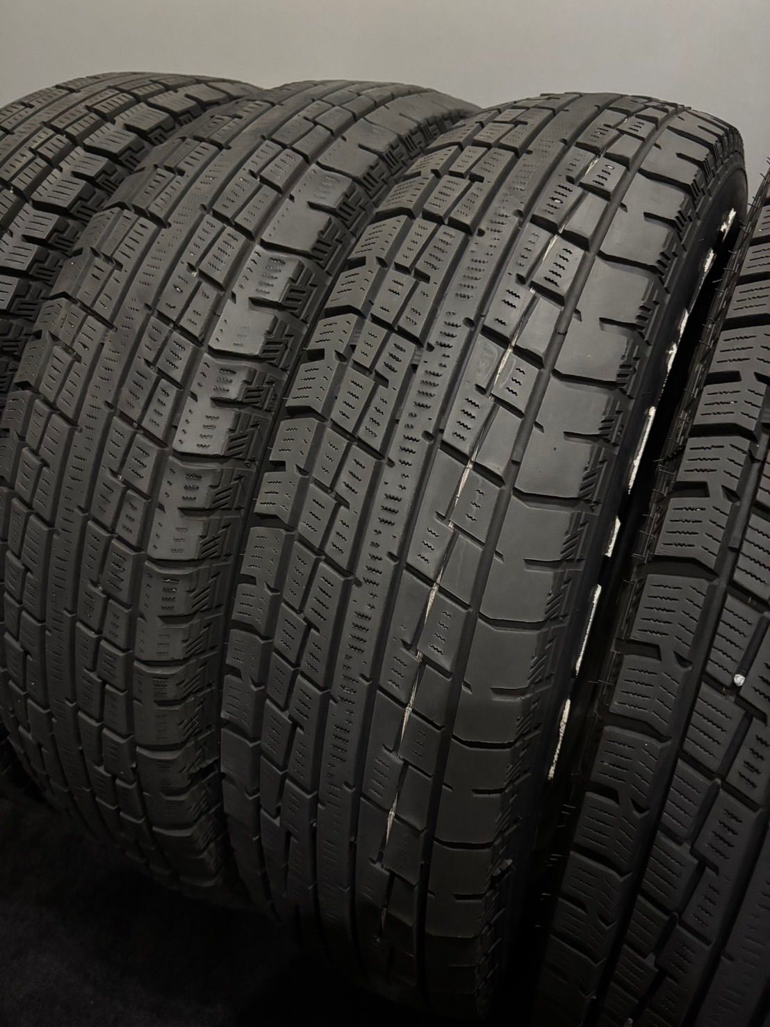 ★185/85R16C 105/103N GRIPMAXX/GRIP ICE X SUV 22年製 スタッドレス 4本 ジムニー ホワイトレター (南6-M529)