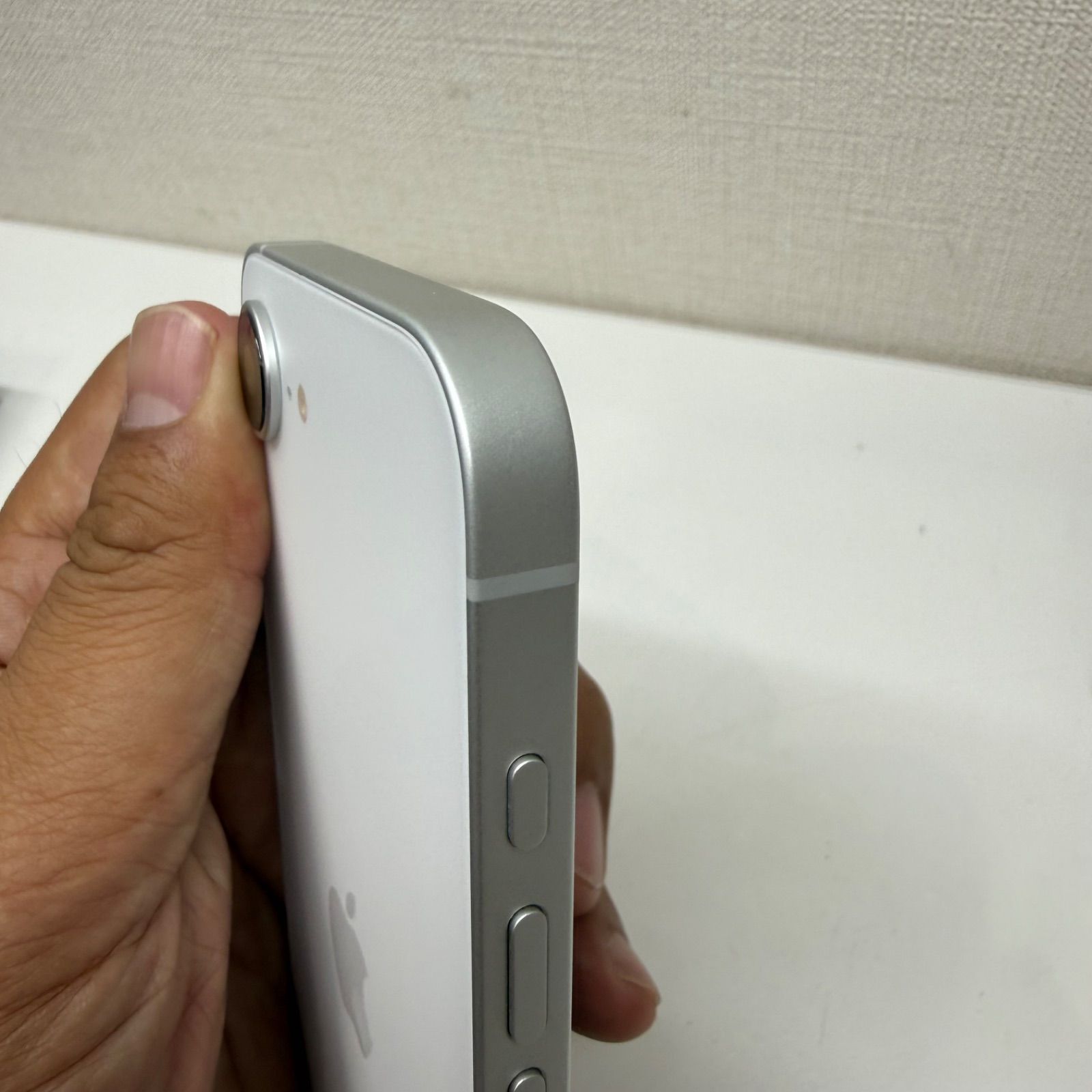 iPhone16e 128GB バッテリー100% Apple - メルカリ