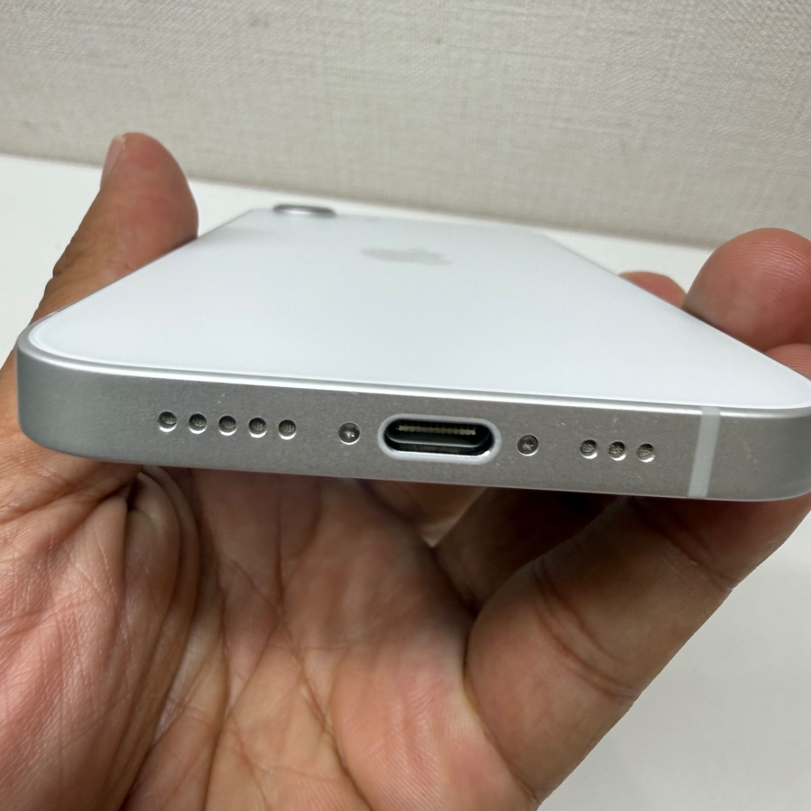 iPhone16e 128GB バッテリー100% Apple - メルカリ