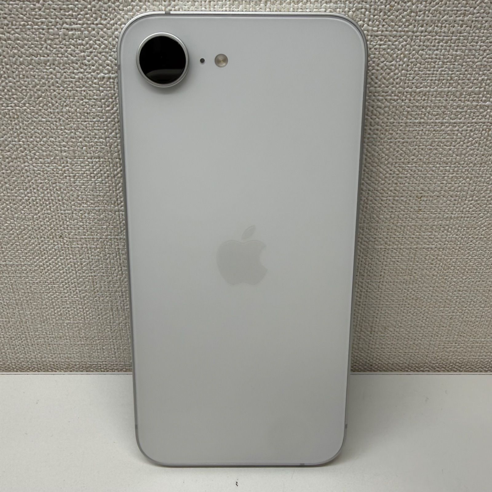 iPhone16e 128GB バッテリー100% Apple - メルカリ