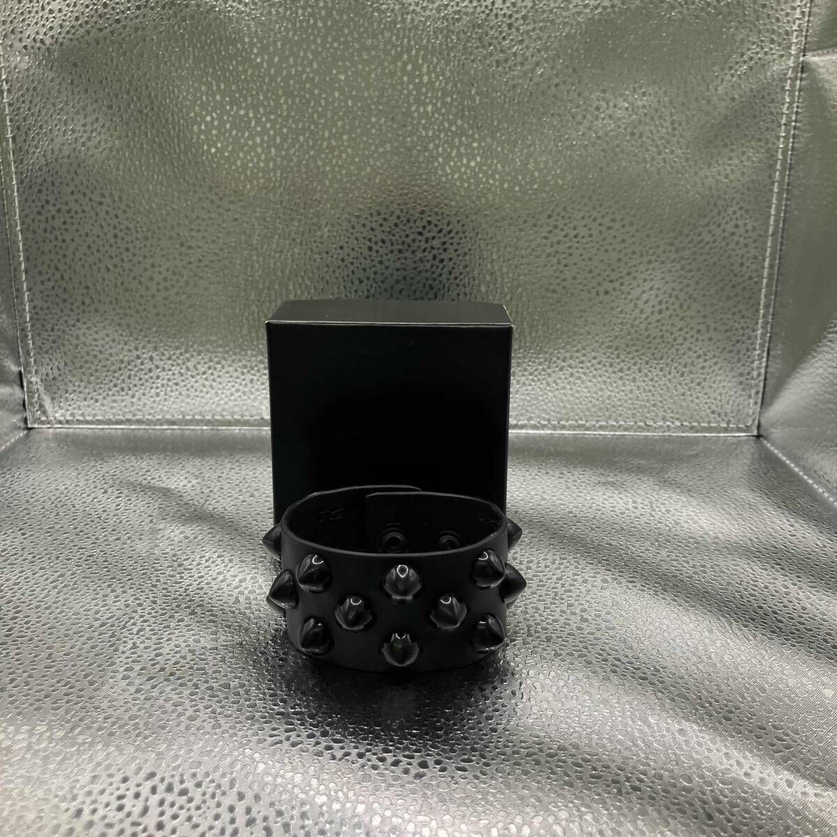 04ss archive NUMBER(N)INE スタッズレザーブレスレット ブラック ナンバーナイン