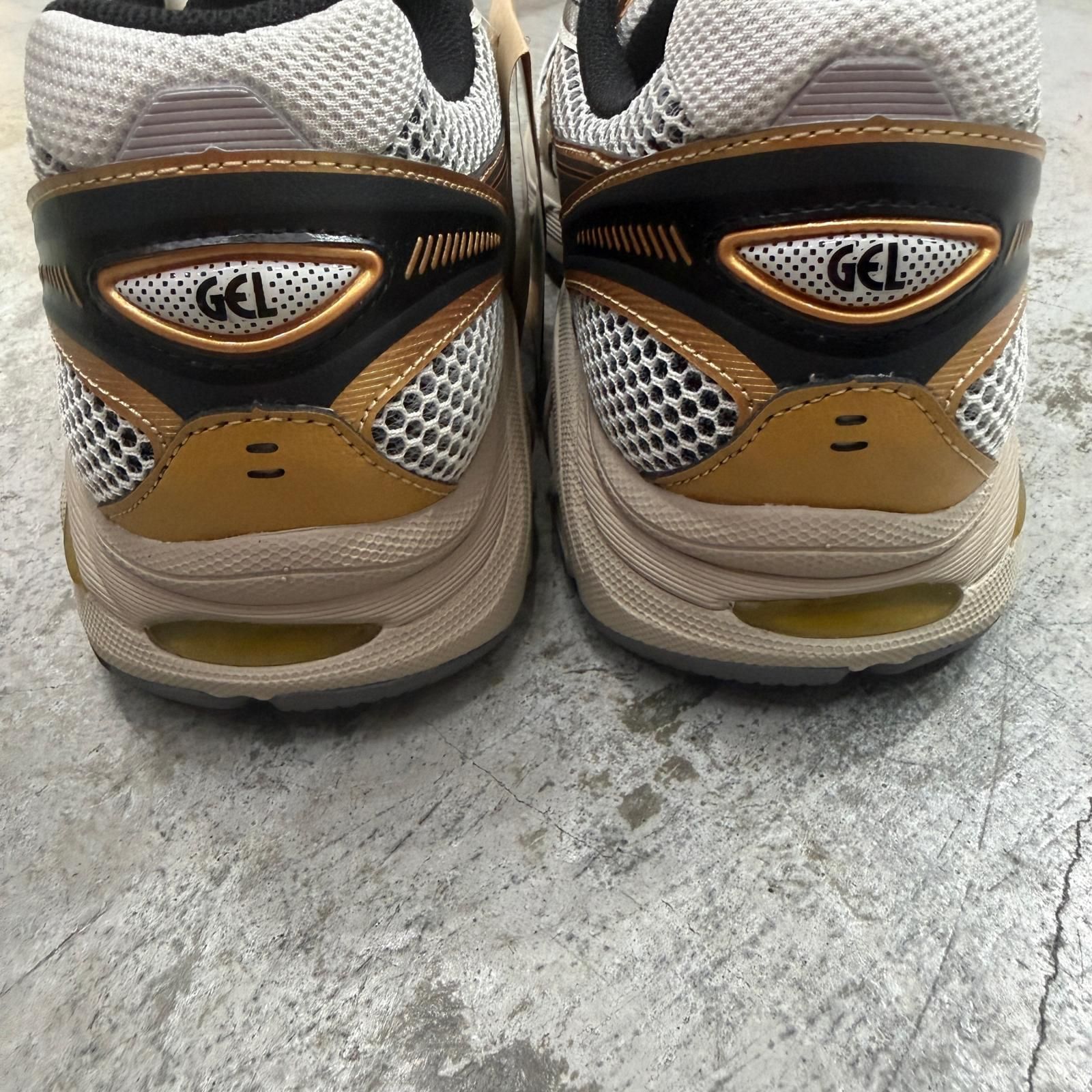 参考上代15400円 未使用 asics GT-2160 スニーカー アシックス 1203A275-114 クリーム 26 26cm （17222M） 参考上代15400円 未使用 asics GT-2160 スニーカー アシックス