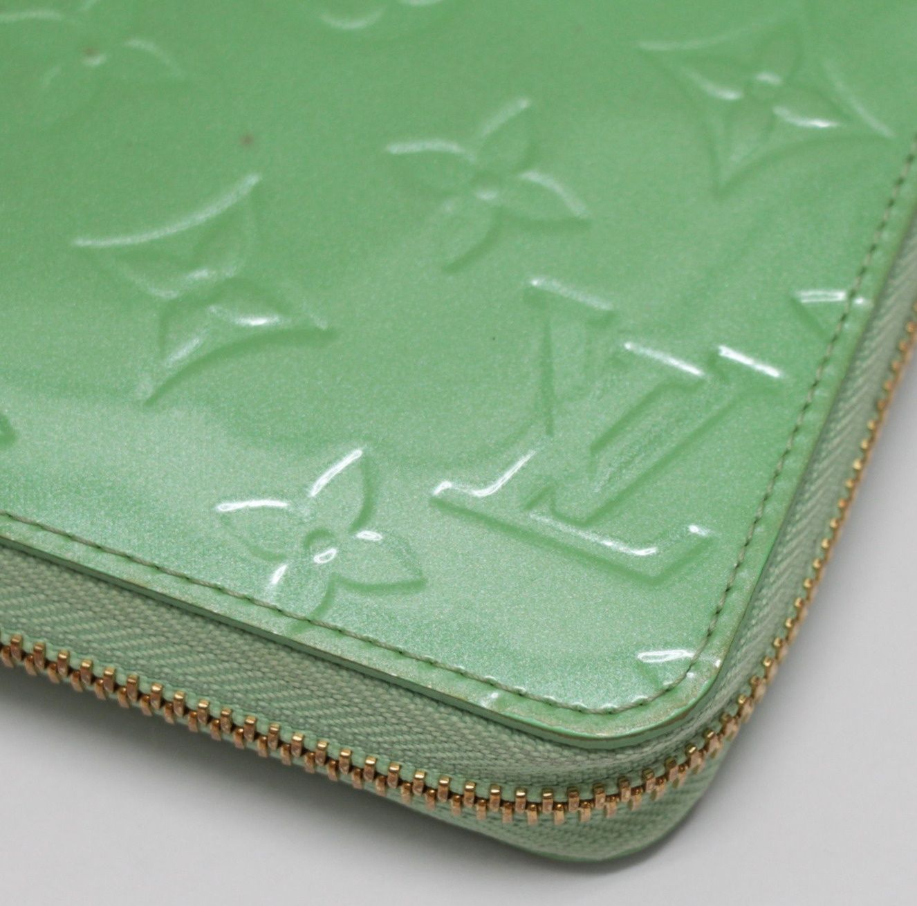 ルイヴィトン Louis Vuitton ジッピーウォレット ラウンドファスナー長