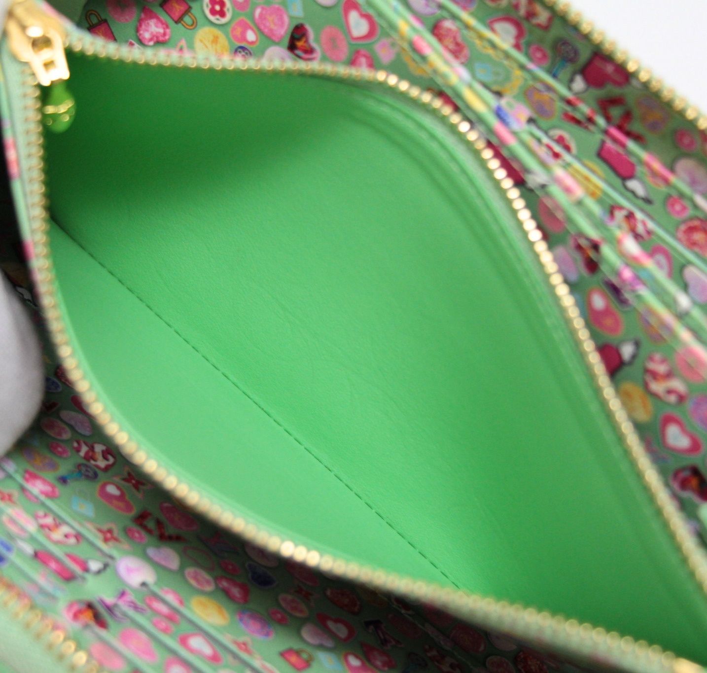 ルイヴィトン Louis Vuitton ジッピーウォレット ラウンドファスナー長