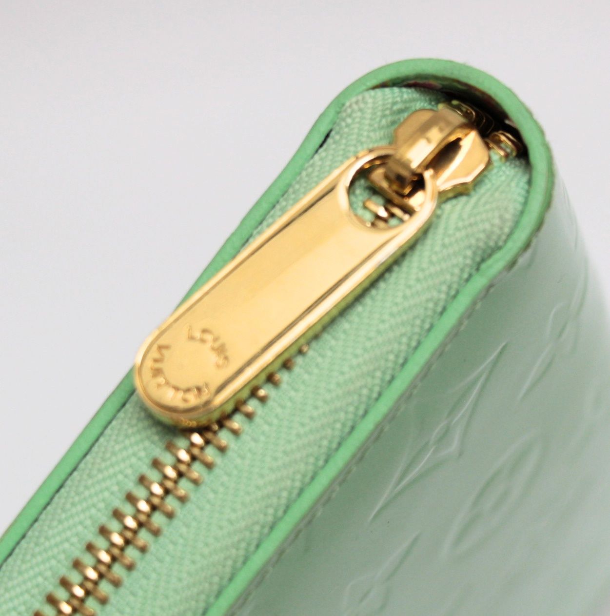 ルイヴィトン Louis Vuitton ジッピーウォレット ラウンドファスナー長
