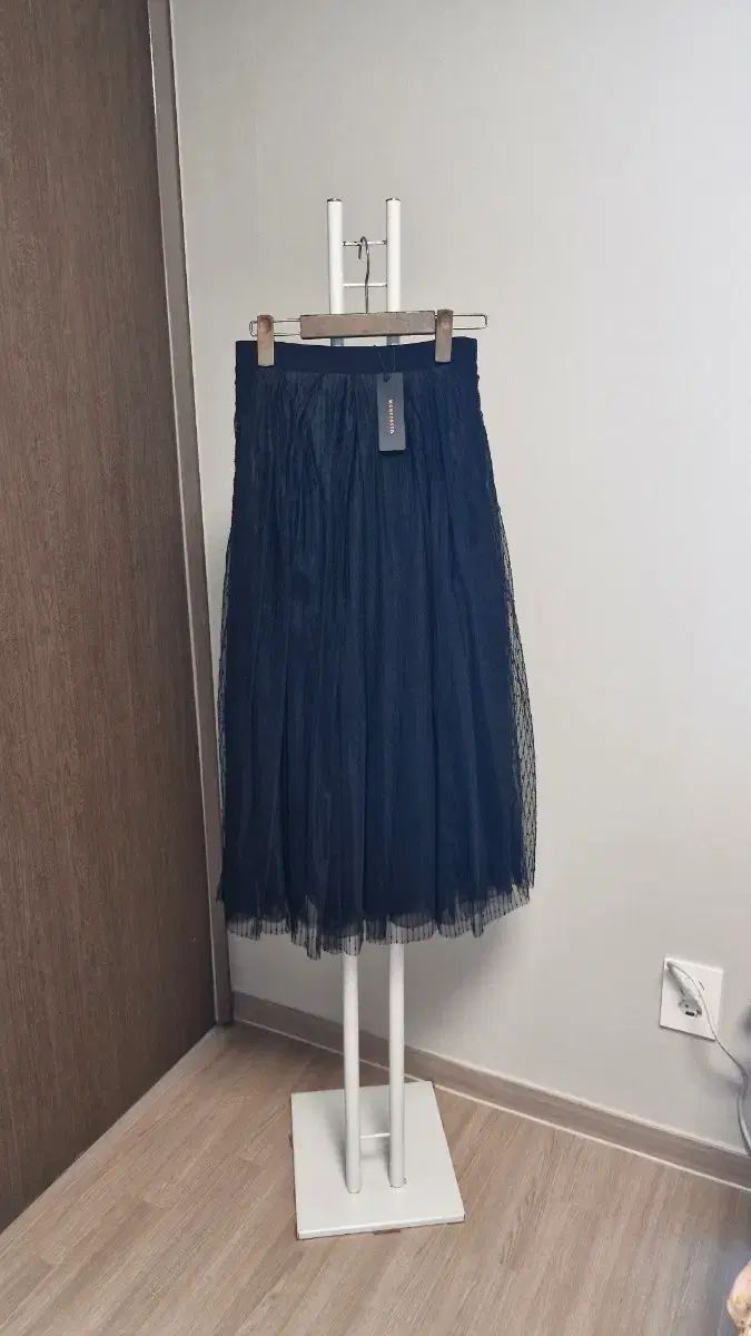 新品 モンモトト(26/S) ブラックメッシュバンドロング丈スカート