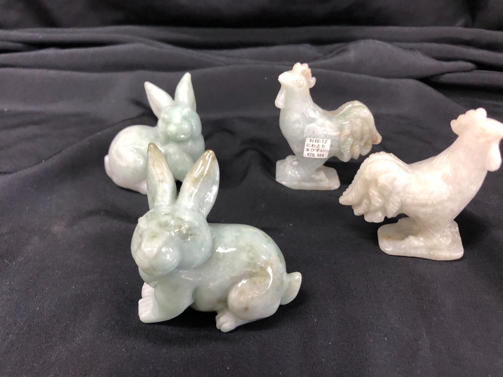 本翡翠ひすい彫刻BOX（卯・酉）