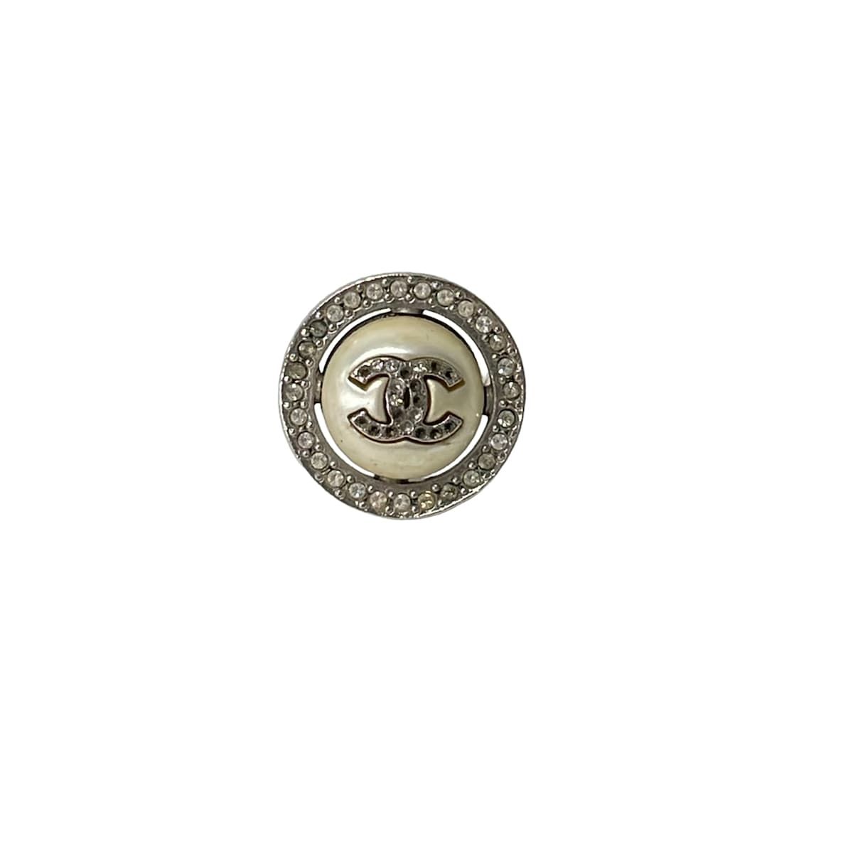 CHANEL(シャネル) ピアス ココマーク パールホワイト×シルバー ピアス（片側）/ラインストーン