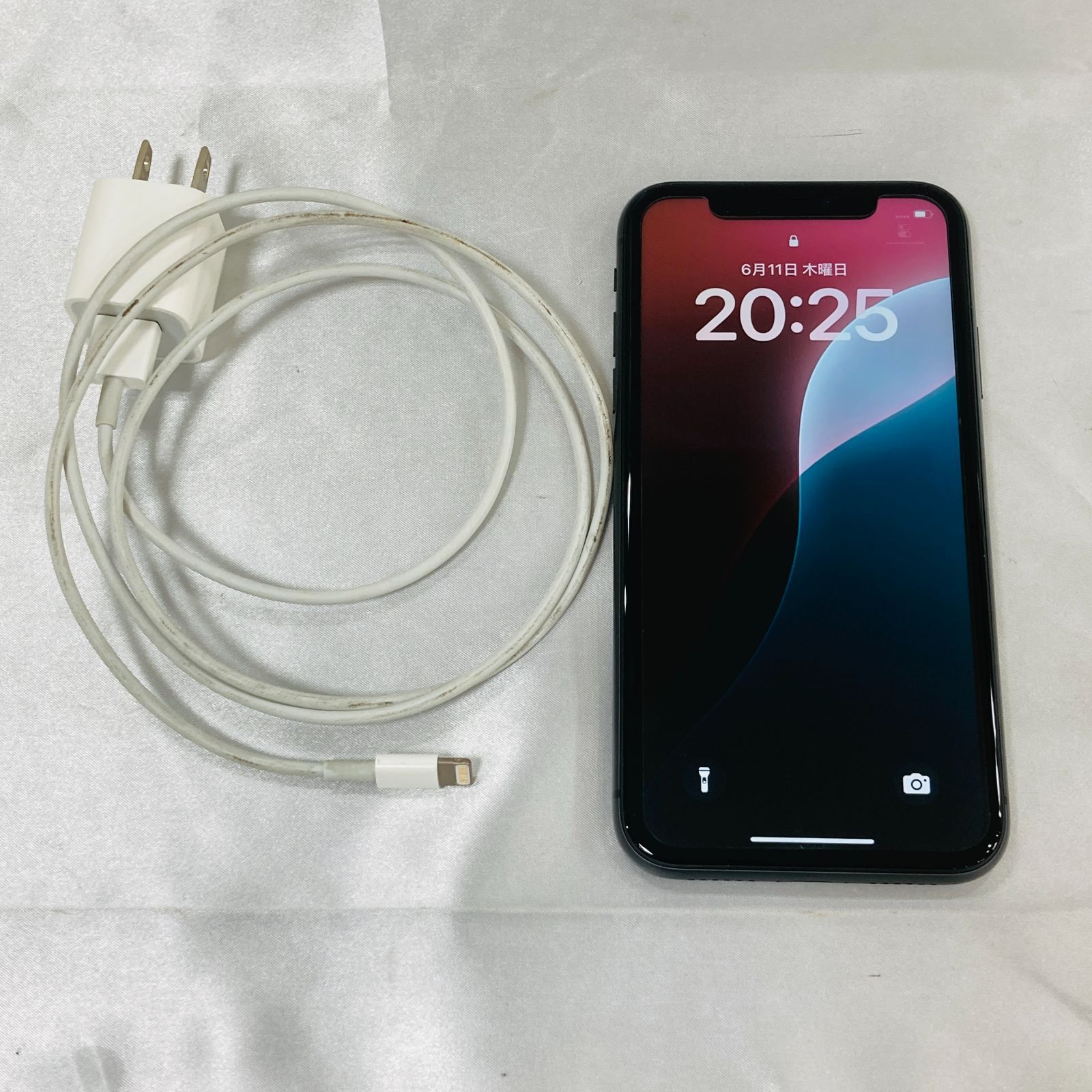 A【64GB】iPhone11 SIM ドコモ アハモ バッテリー内容85% 充電器付き