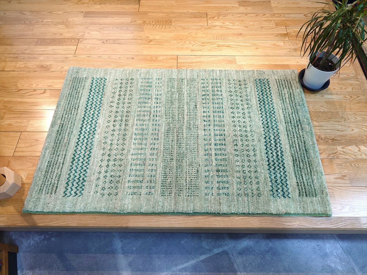 ハンドメイド　夏は涼しく冬は暖かい天然ラグ ガゼニラハット　マット　126x78㎝　モスグリーン　P90GR