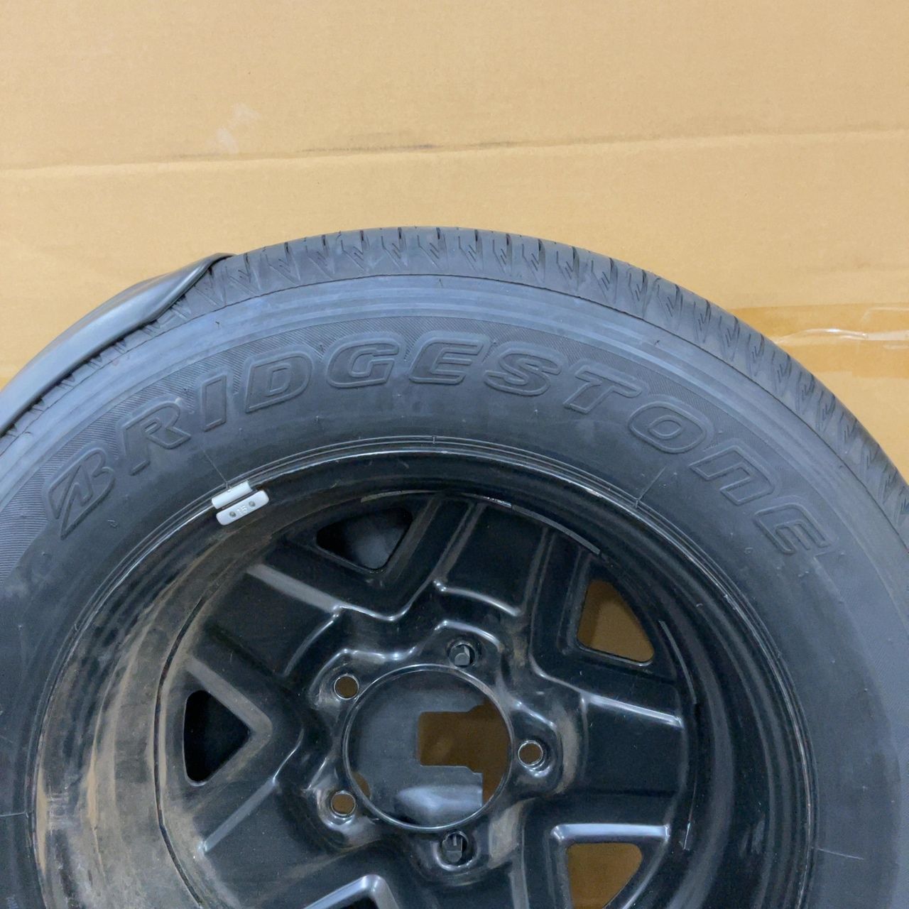 スズキ ジムニー 純正 背面スペアタイヤ BRIDGESTONE DUELER H/T 175