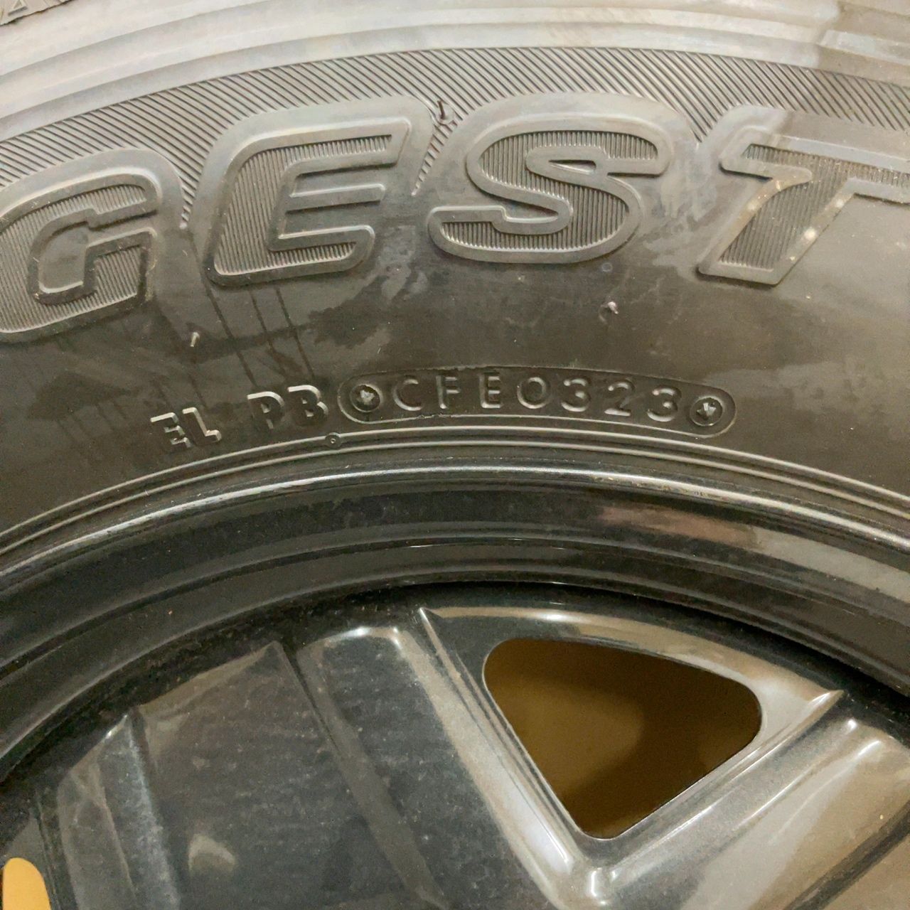 スズキ ジムニー 純正 背面スペアタイヤ BRIDGESTONE DUELER H/T 175
