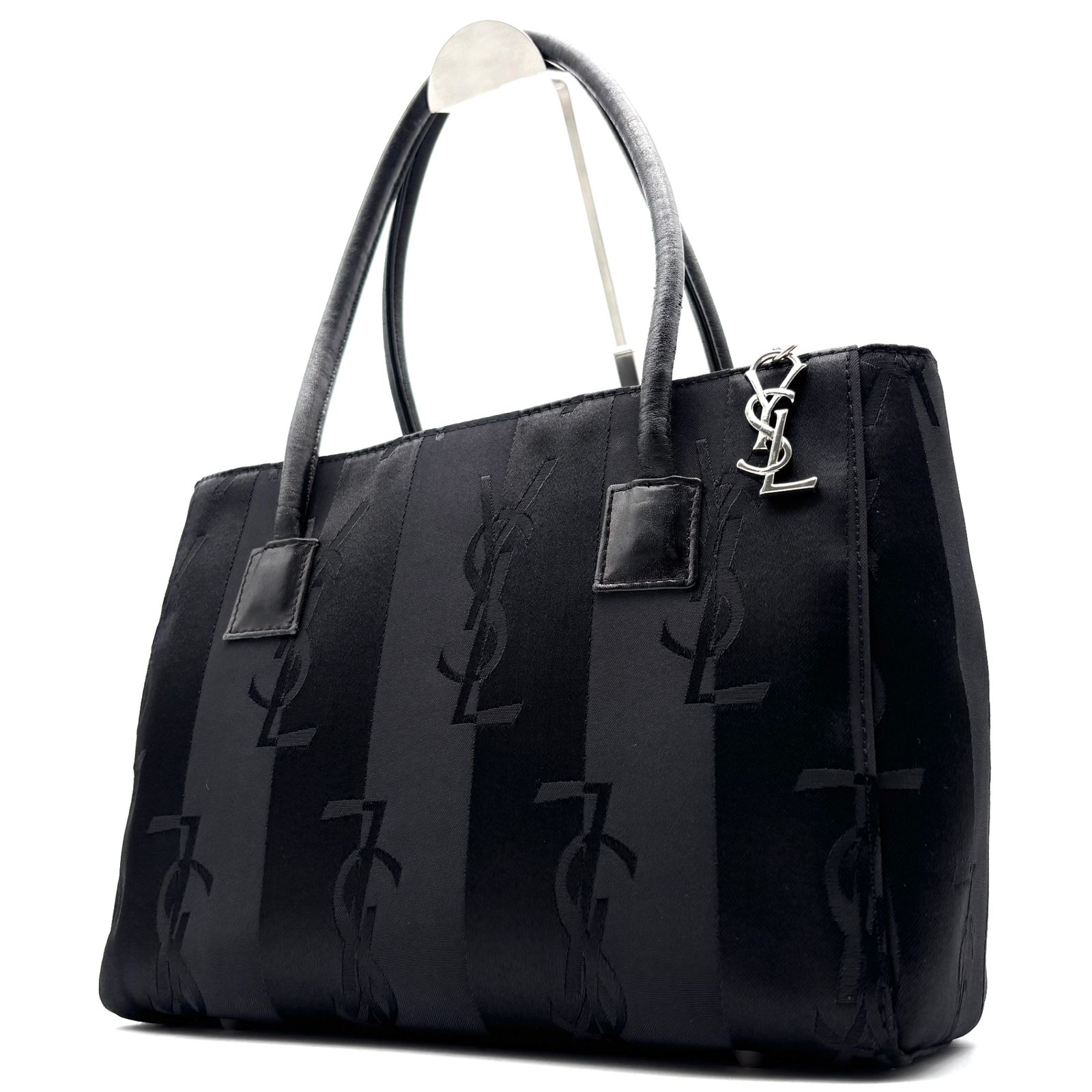 美品 イヴサンローラン Yves Saint Laurent ハンドバッグ YSL ロゴ 総柄 ストライプ チャーム シルバー金具 ブラック 黒 ジャガード レザー 本革 ボーナス 夏休み 夏コーデ ご褒美 旅行 帰省 サマーギフト