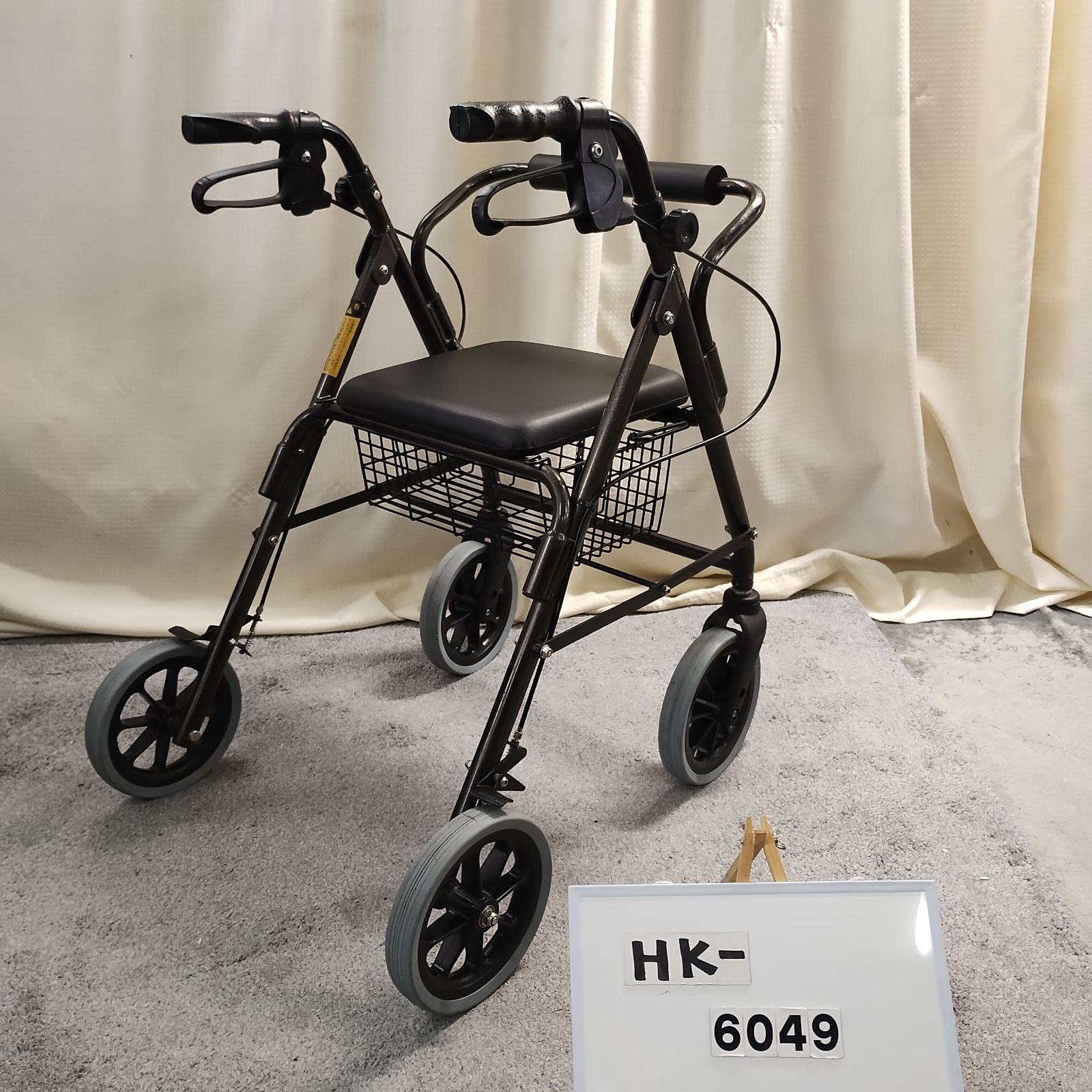 竹虎　歩行器　ハッピーⅡトール　中古美品（未使用に近い） HK-6049) 竹虎ヒューマンケア ハッピー2 トール 歩行器 歩行車 歩行