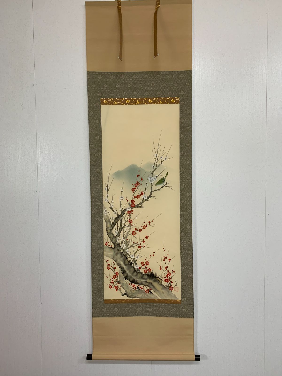 掛け軸】474 春園「臥龍梅に遠山」#茶掛 #掛軸 #古美術 #骨董 #お