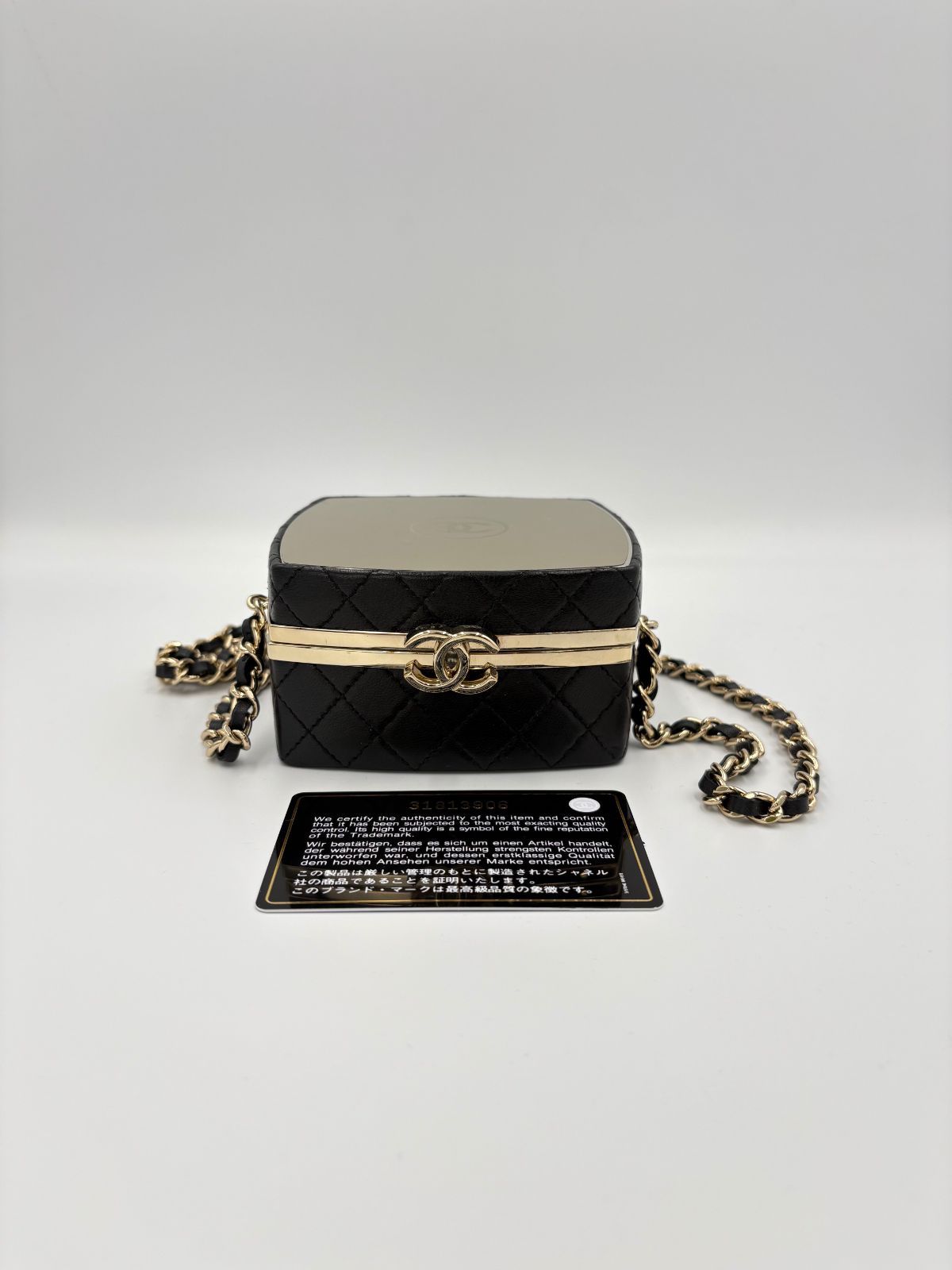 CHANEL シャネル ビューティーボックス クラッチ スモール 31番台 ブラック ラムスキン Bランク