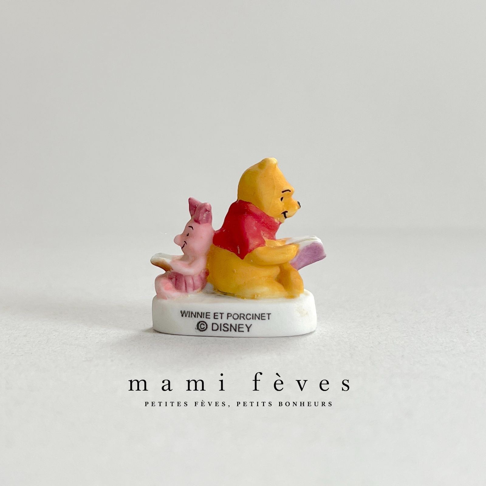 くまのプーさん ピグレット 陶器置物 フェーヴ 本を読むプーさんとピグレット くまのプーさん フランス