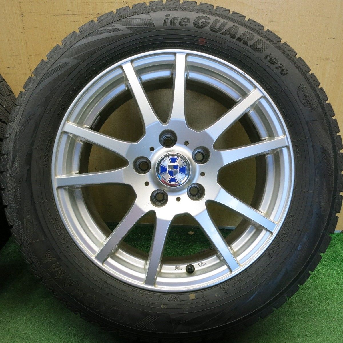 【バリ溝】YOKOHAMA iceGUARD 16インチタイヤセット バリ溝！9.5分☆スタッドレス 205/60R16 ヨコハマ アイスガード iG70