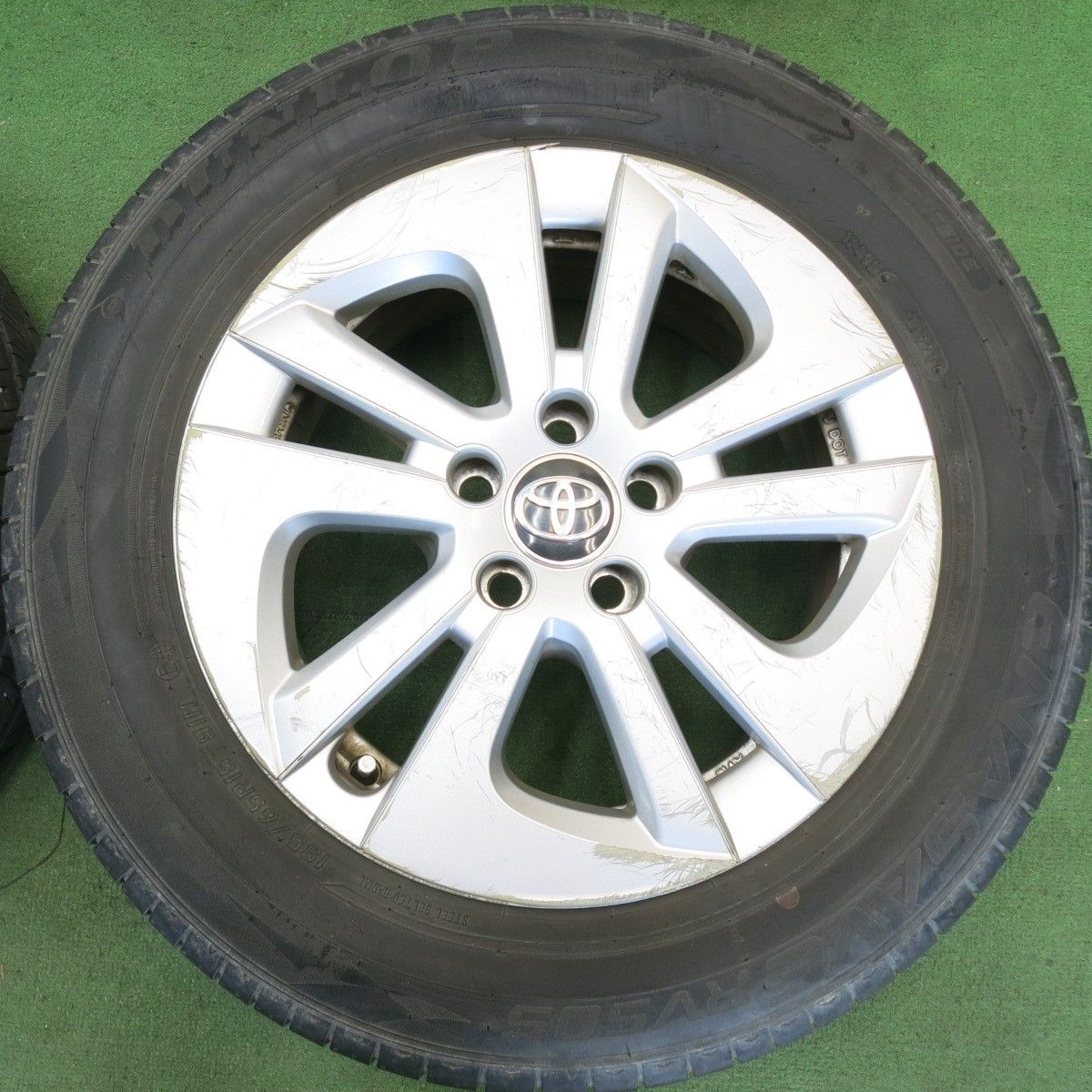 バリ溝！9分☆トヨタ 50系 プリウス 純正 195/65R15 ダンロップ