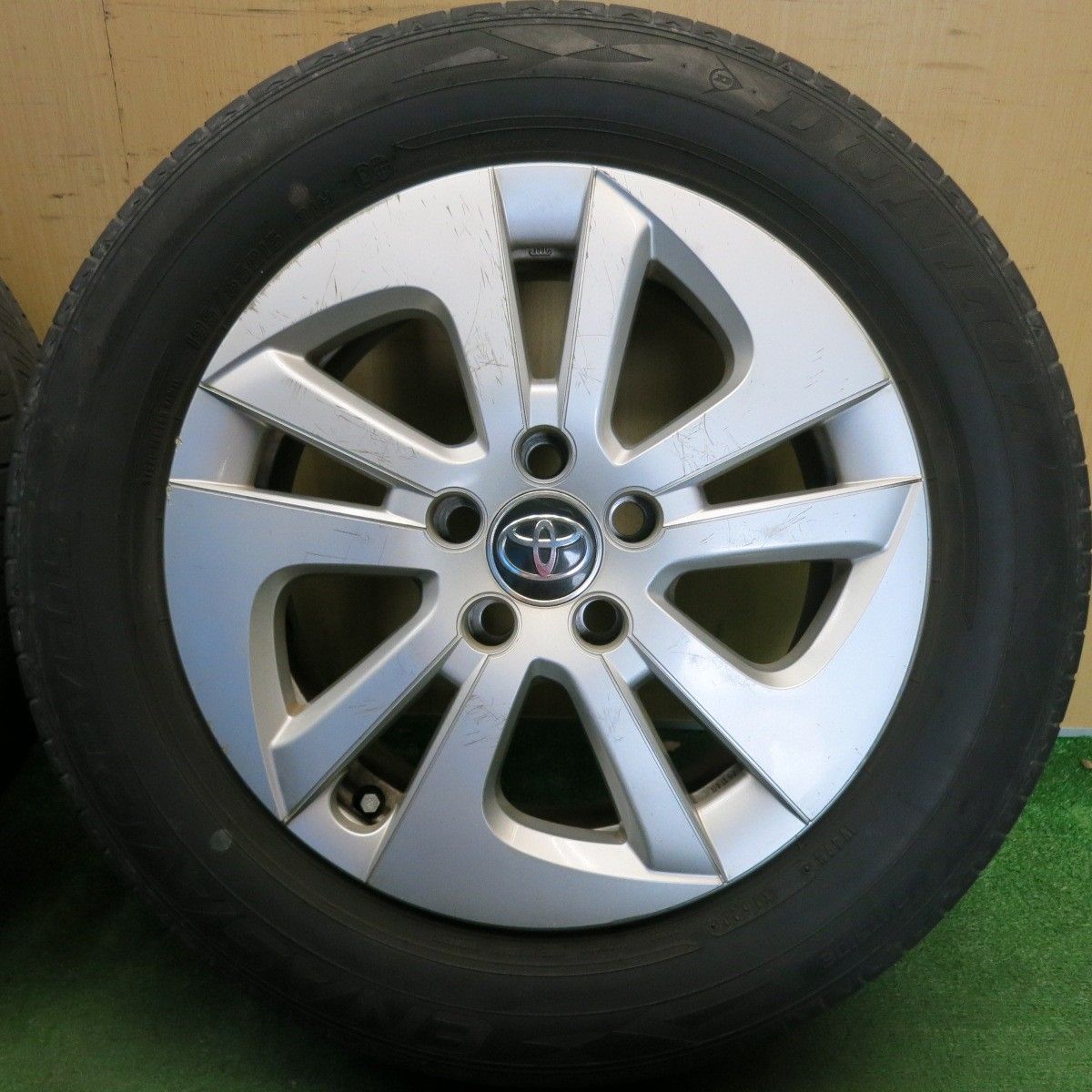 バリ溝！9分☆トヨタ 50系 プリウス 純正 195/65R15 ダンロップ