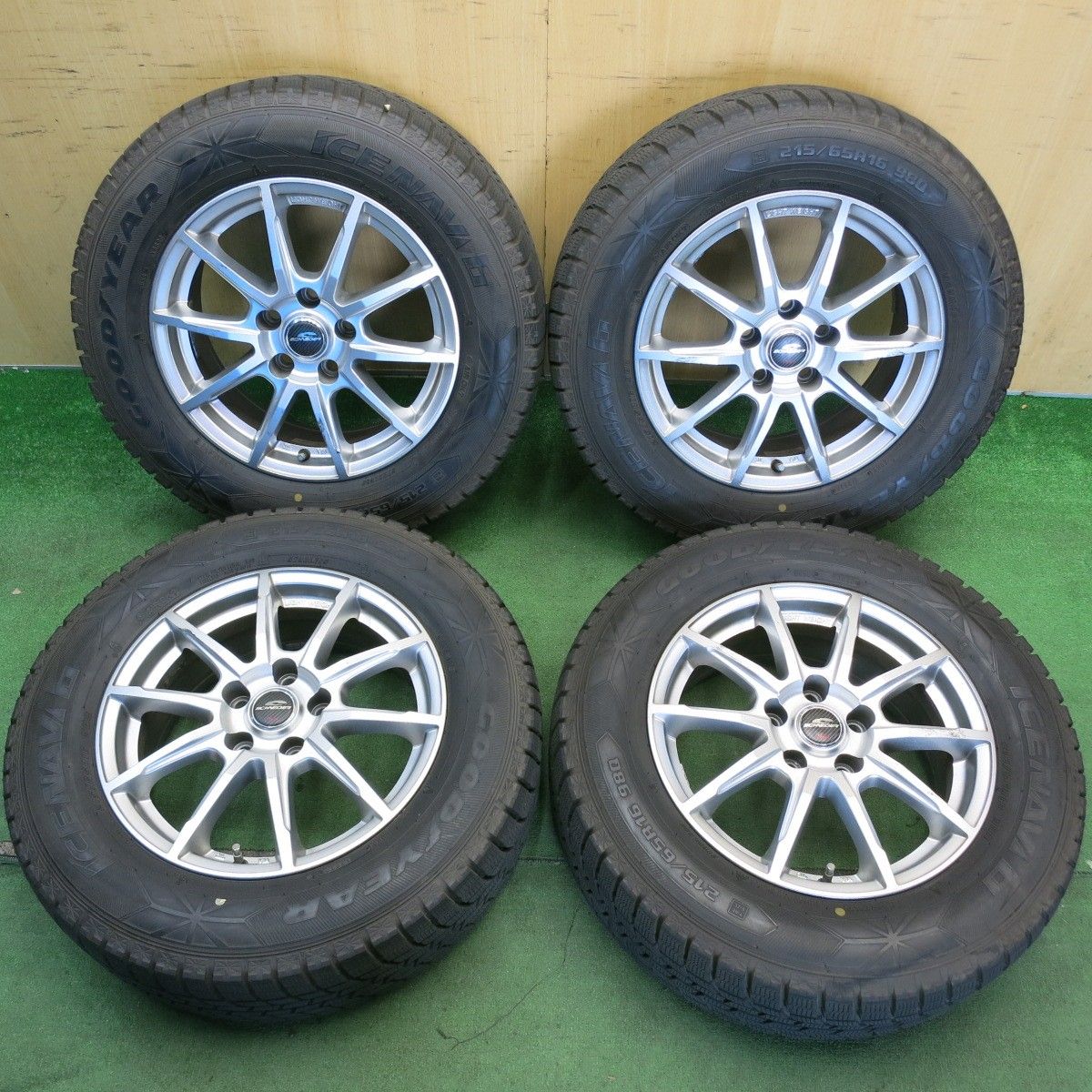 バリ溝！ほぼ10分スタッドレス 215/65R16 グッドイヤー アイスナビ6 