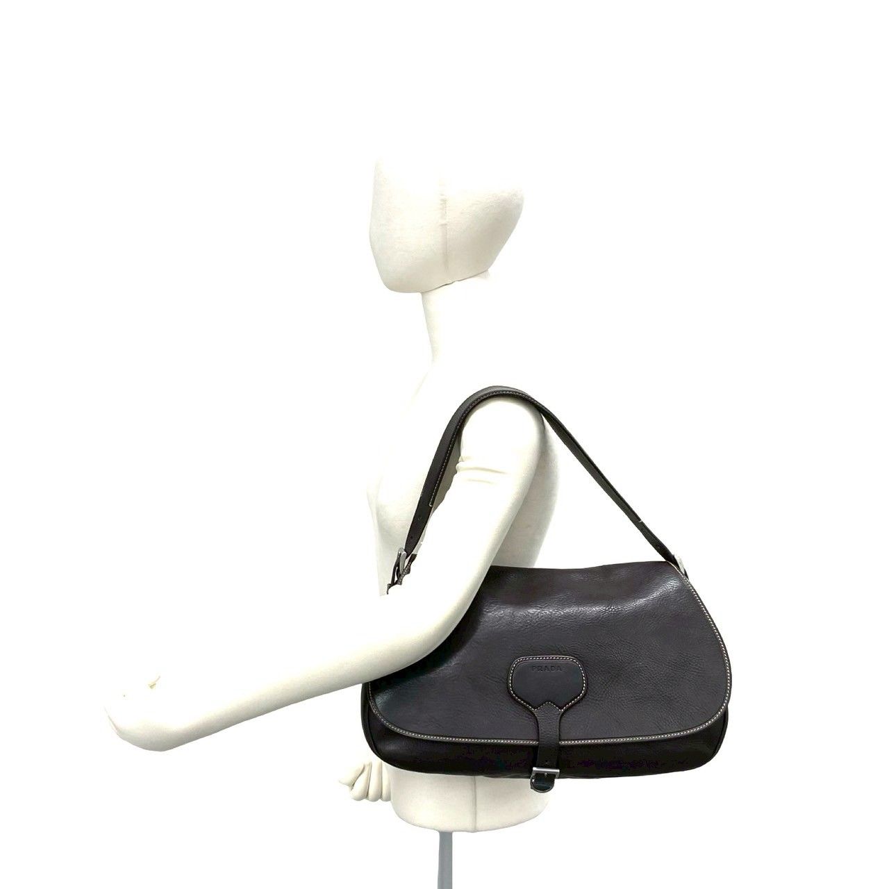 極 美品 保存袋付 PRADA プラダ ロゴ 刻印 金具 レザー 本革 ワン セミ 