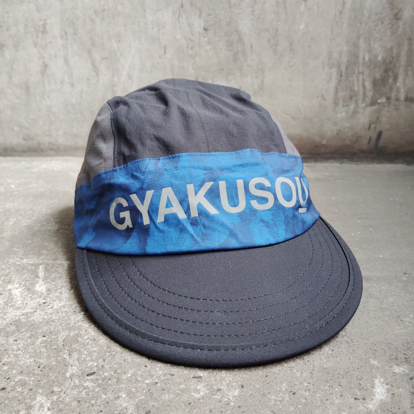 【美品】GYAKUSOU ギャクソウ NIKE ナイキ ランニングキャップ 帽子 GYAKUSOU 17ss STORM-FIT レーサーランニングキャップ ギャクソウ NIKE