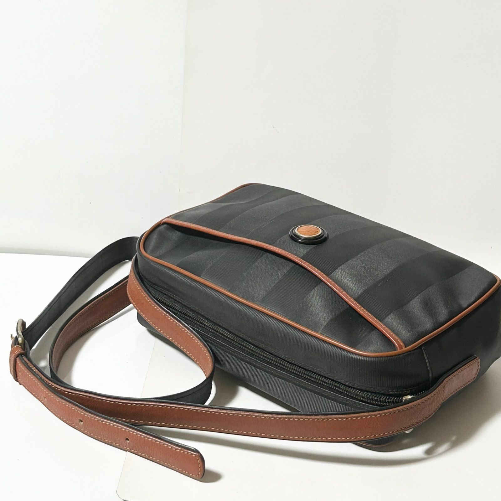 美品 FENDI フェンディ ペカン柄 ボディバッグ ショルダーバック FENDI 