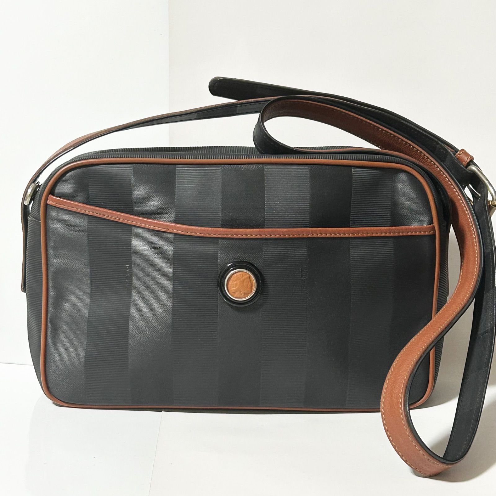 FENDI フェンディ ペカン PVC レザー ショルダーバッグ クロスボディ