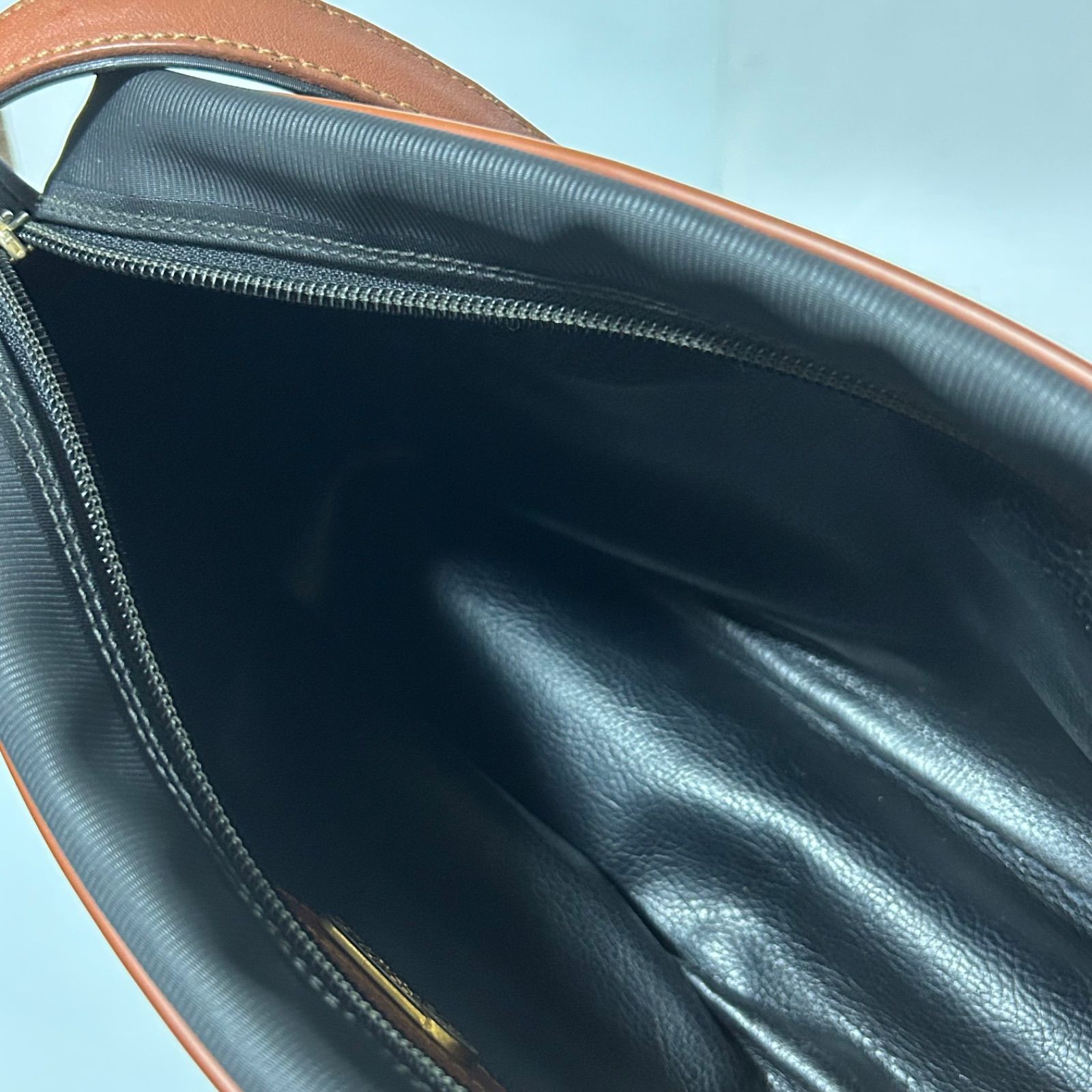 FENDI フェンディ ペカン PVC レザー ショルダーバッグ クロスボディ 