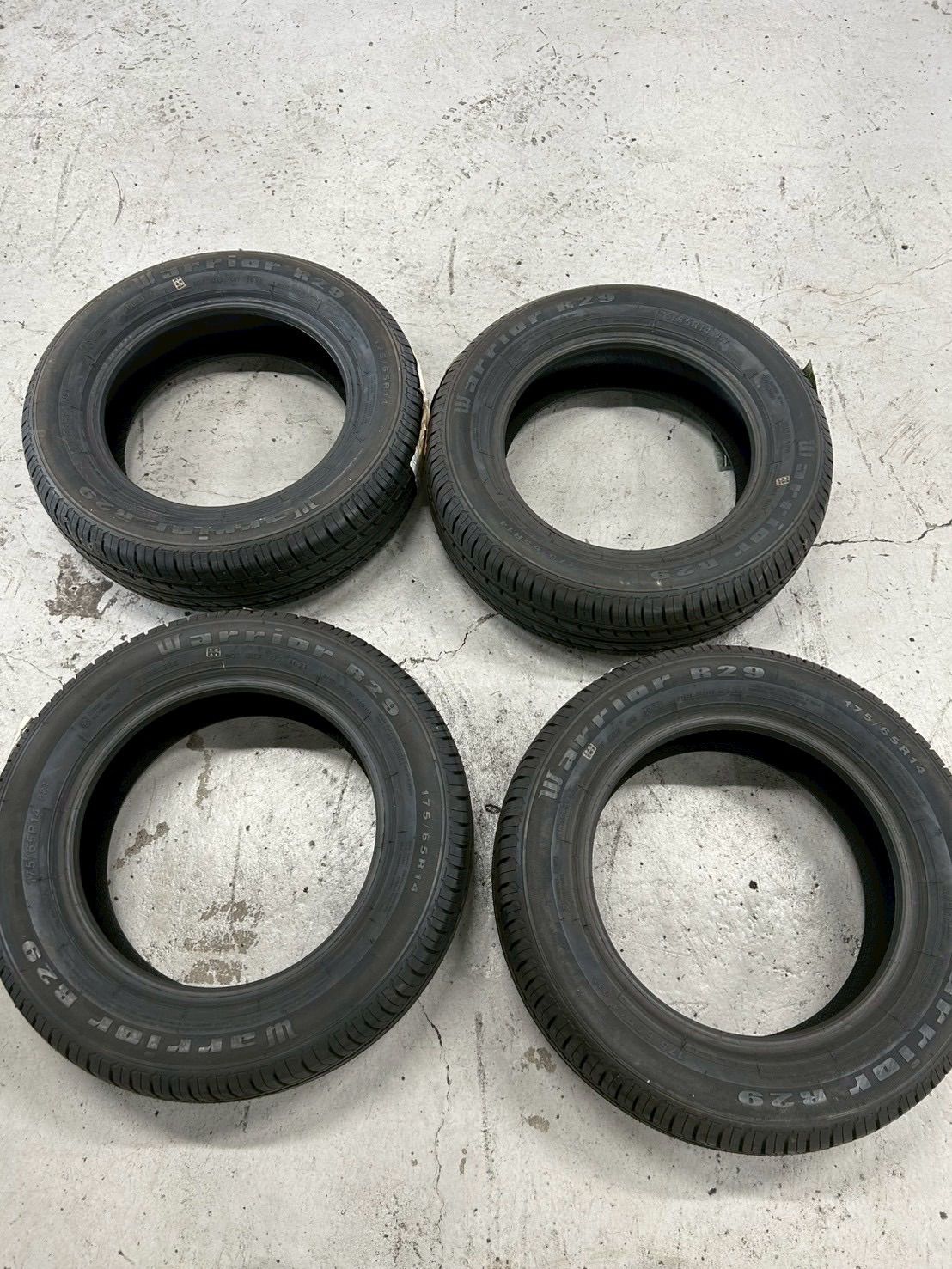 T3008☆送料込み！夏タイヤ4本セット WarriorR29 175/65R14☆
