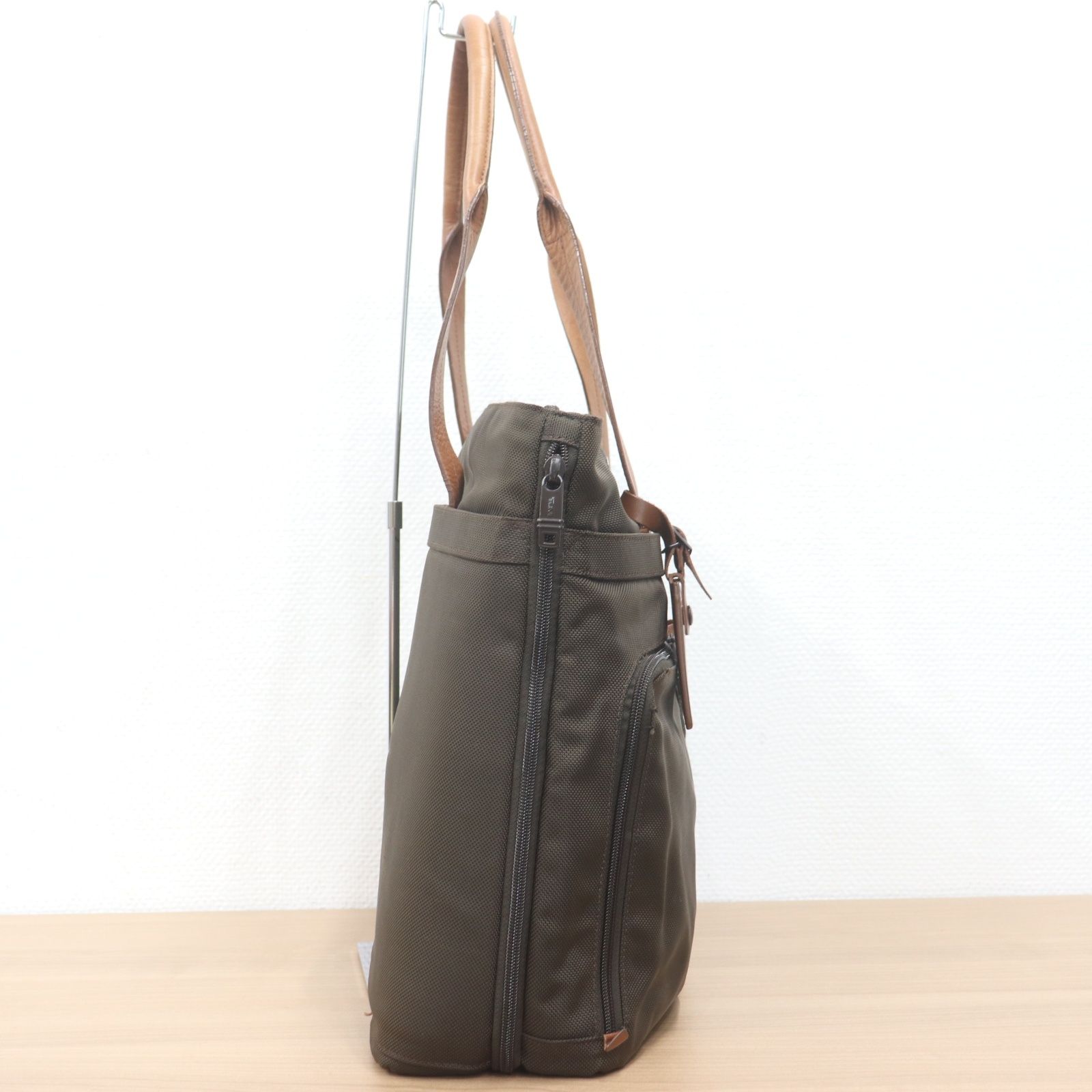 IT93N10IYB2C TUMI 22157 コンパニオン トートバッグ ブラウン メンズ 