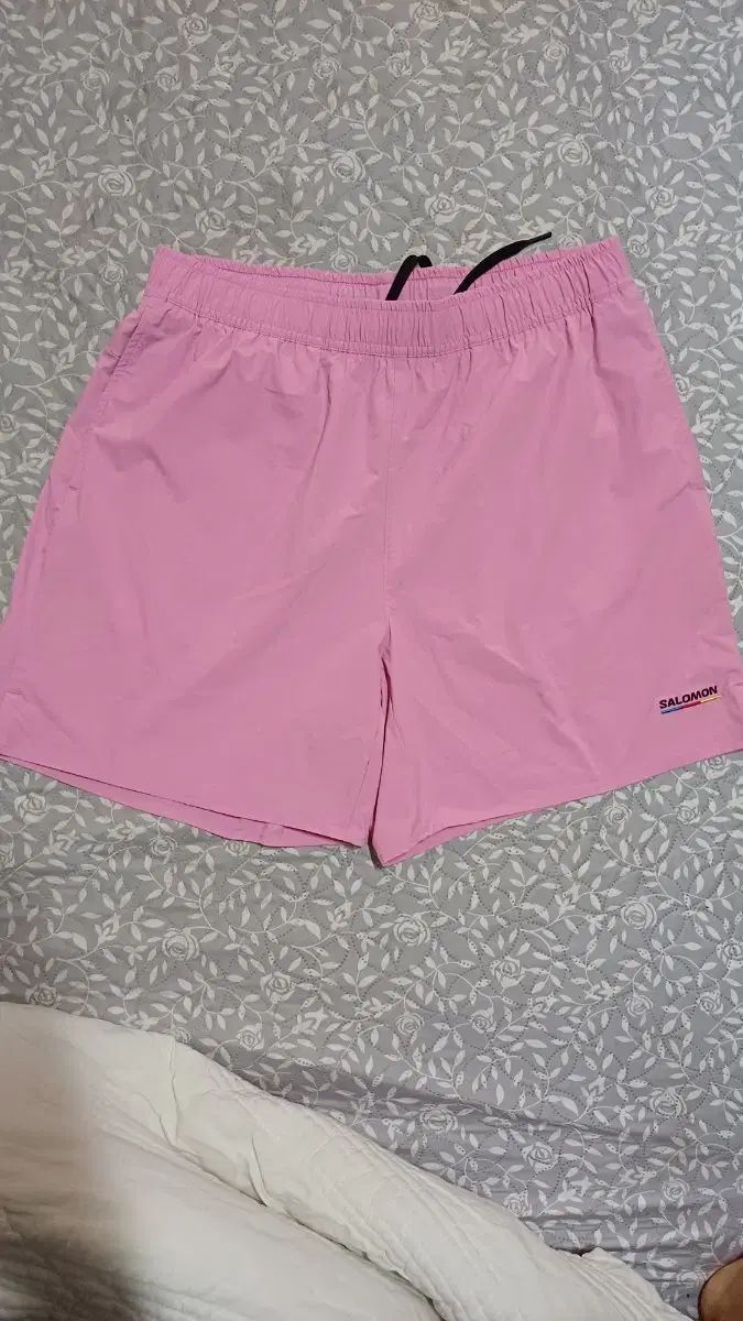 SALOMON サロモン ピンク色 ハーフパンツ
