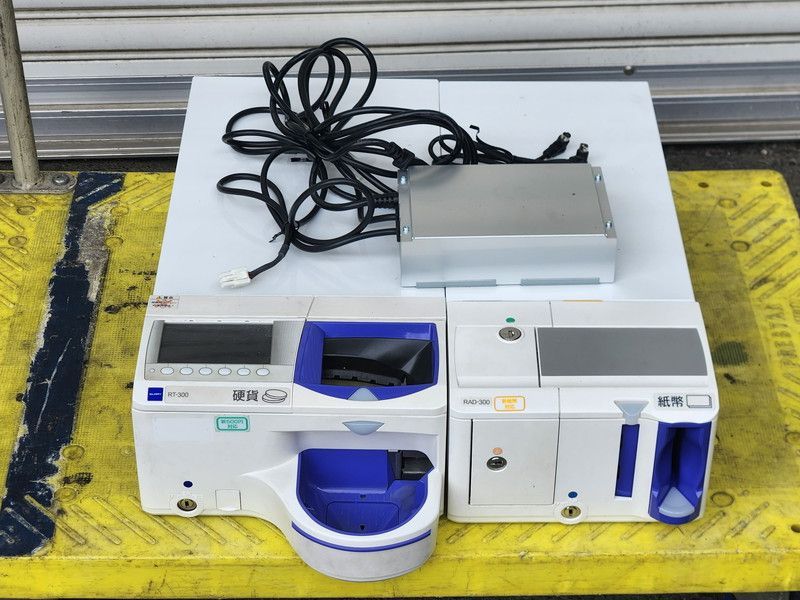 新紙幣新・500円硬貨対応 GLORY 自動釣銭機 RT-300 RAD-300 鍵一式