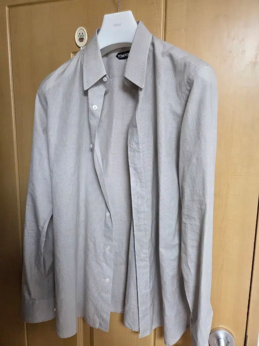 TOM FORD シャツ (デパート タグ)