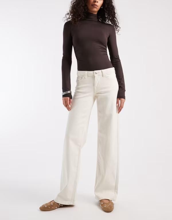 オンリー レディース ボトムス デニムパンツ ワイドレッグ ローライズ ジーンズ ONLY Judy low rise wide leg jeans in ecru CREAM クリーム